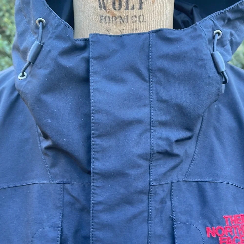 The North Face DryVent All Weather Jacket EUC Sz Small